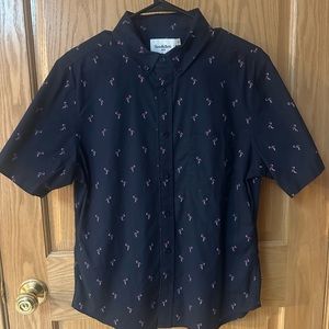 Goodfellow & Co, Men’s short sleeve button down shirt.  Blue with pink flamingos